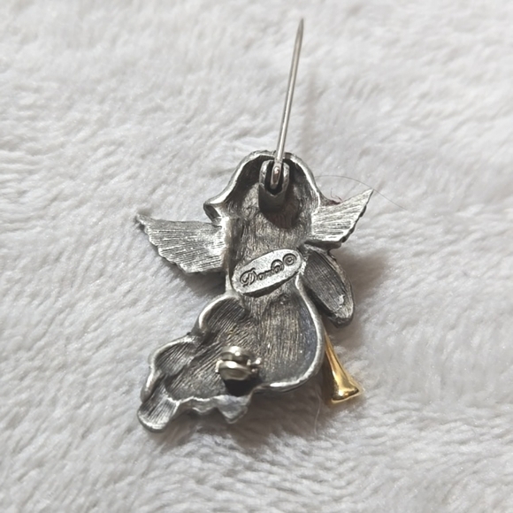 #463 Vintage Signed Daria Angel Playing Horn  brooch pin - Picture 3 of 4